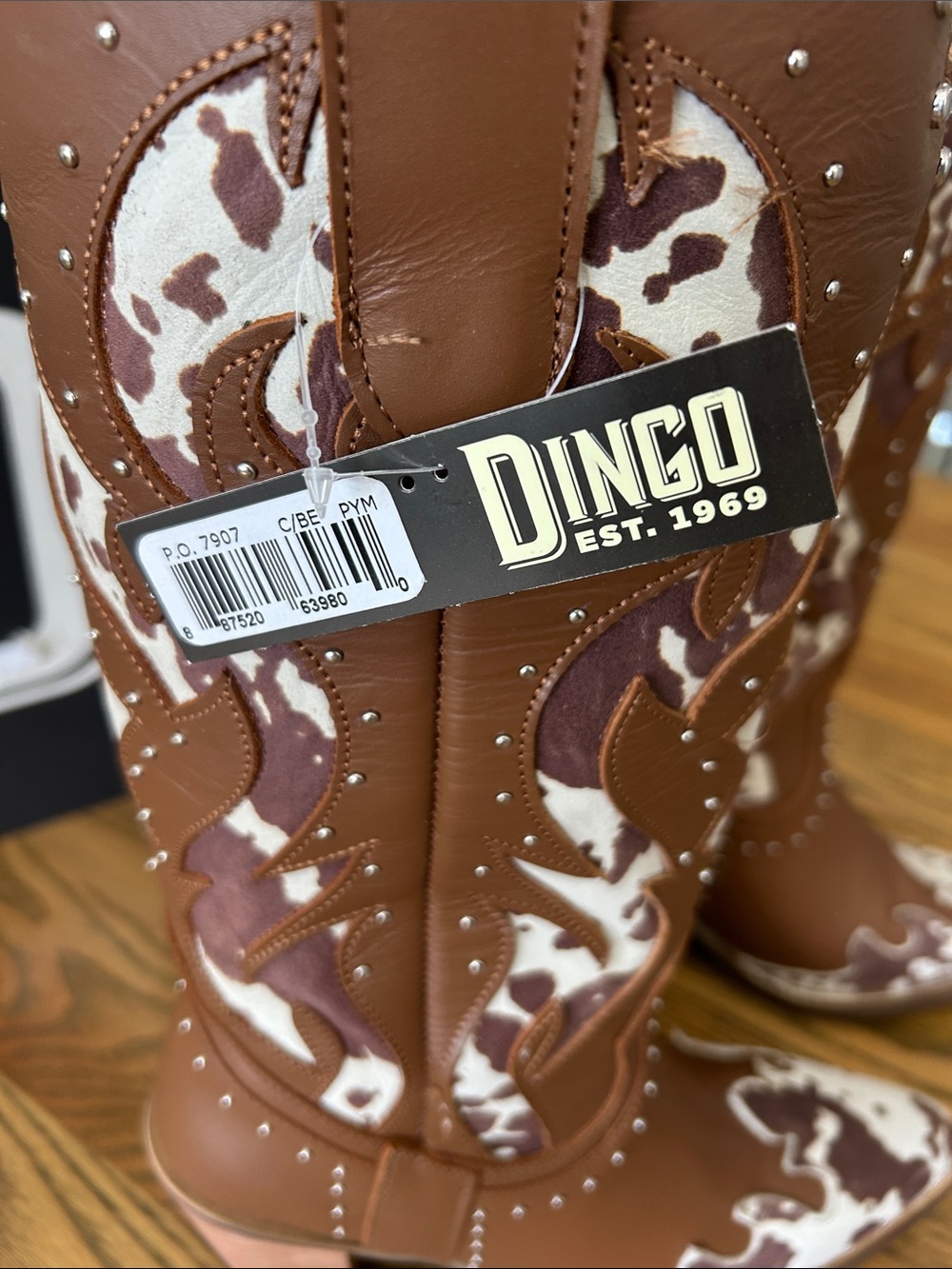 dingo Untamed Leather Wester Boots with heel, Brown Cow Print, size 7.5, NIB - Picture 2 of 13